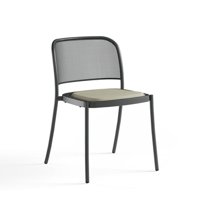 1_556_CHAISE